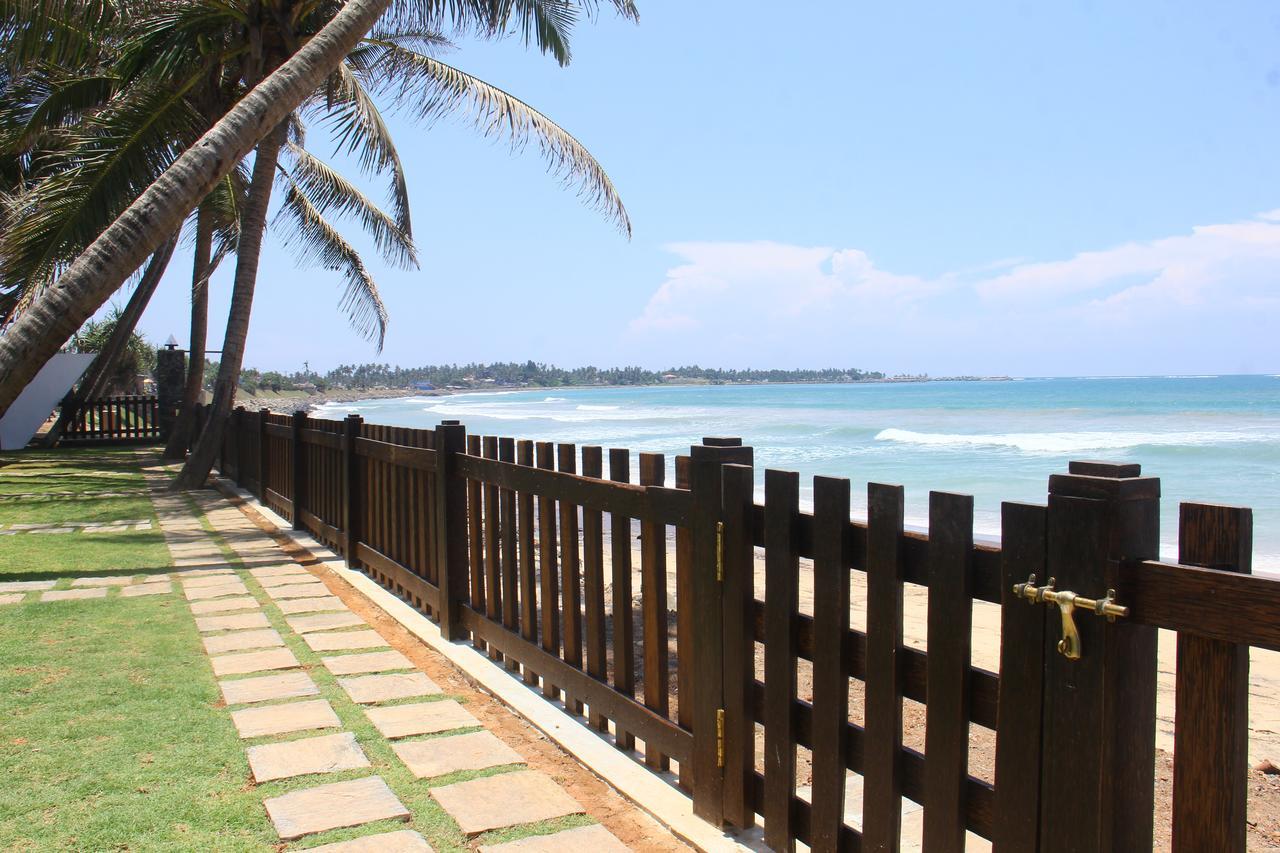 Love Birds Beach Hotel Matara Exterior foto