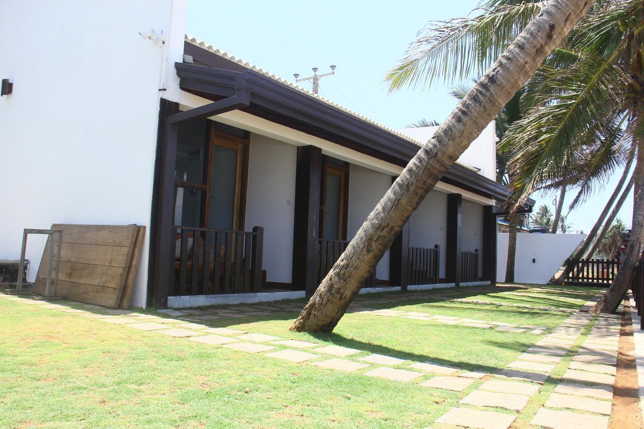 Love Birds Beach Hotel Matara Exterior foto