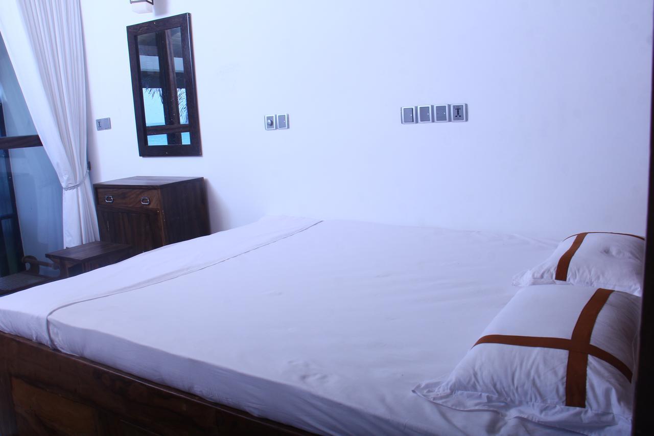Love Birds Beach Hotel Matara Exterior foto